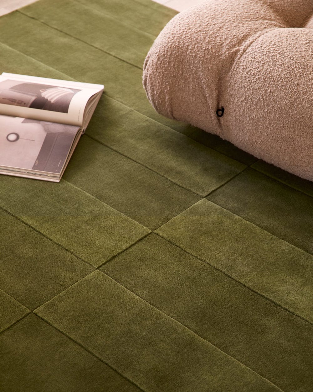 Olive Green Handmade Tufted Wool Rug – Luxury Solid Modern Carpet for Hall and Bedroom (Copy)